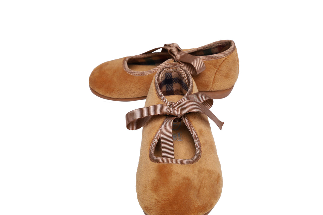 Camel Shoes with Ribben