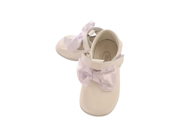 BABY SHOES WHITE