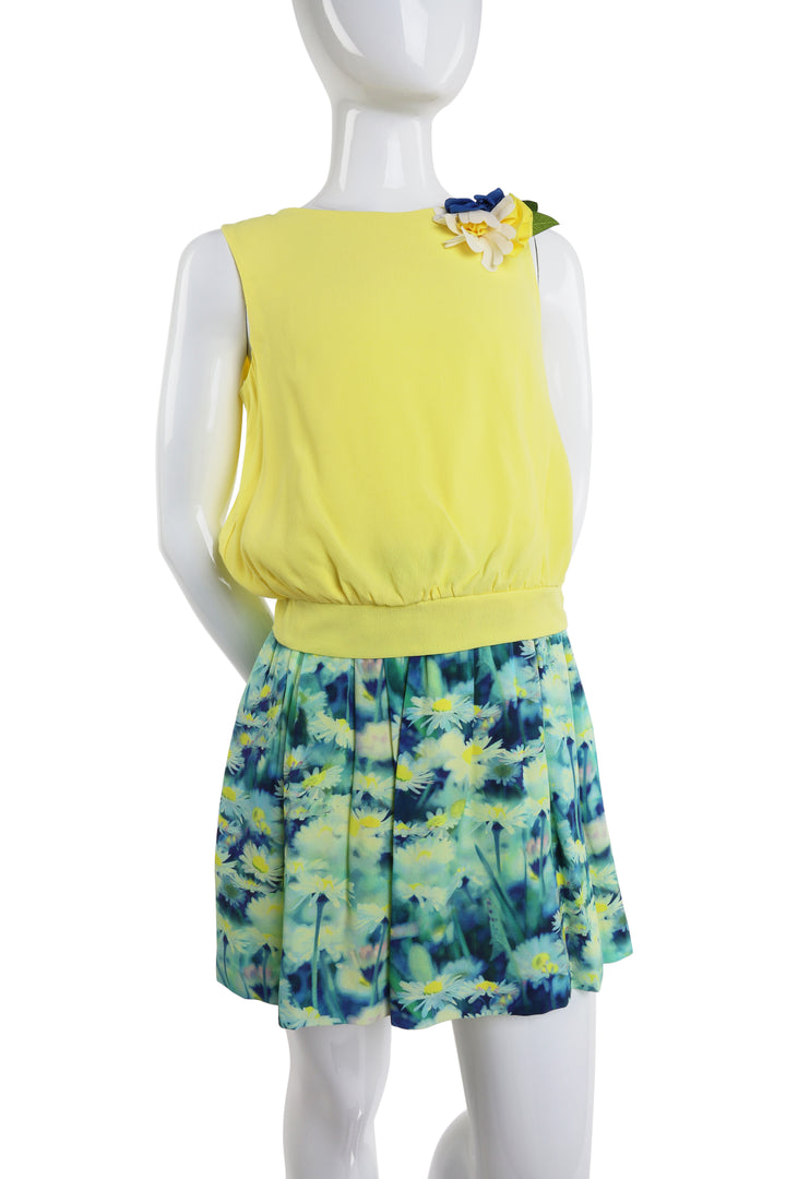 YELLOW