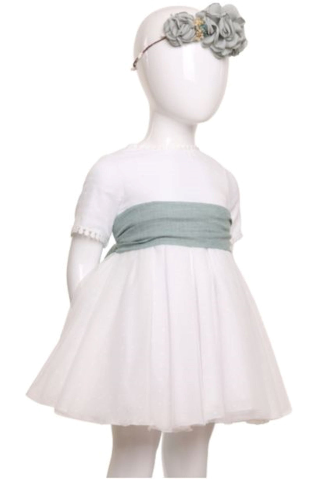 WHITE DRESS WITH OUT TAJ